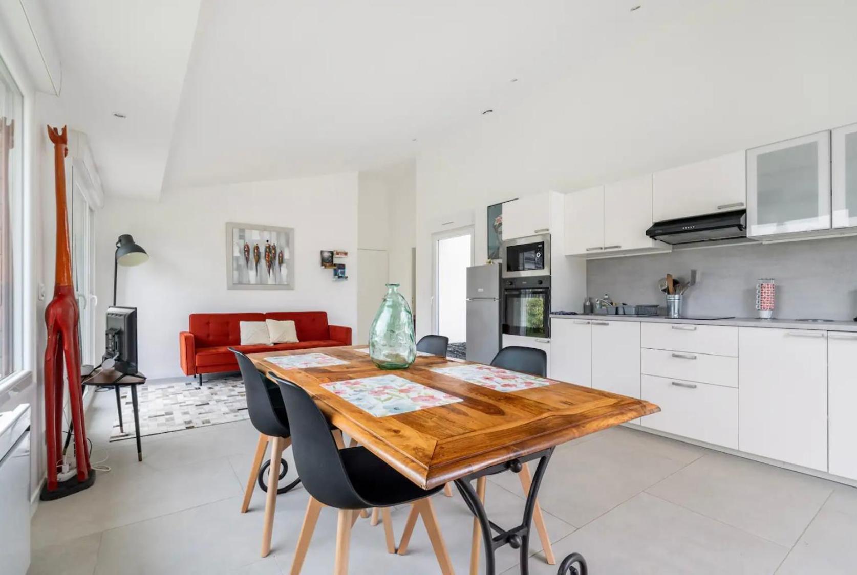 Halluin Villa Entouree De Verdure Avec Parking Prive מראה חיצוני תמונה